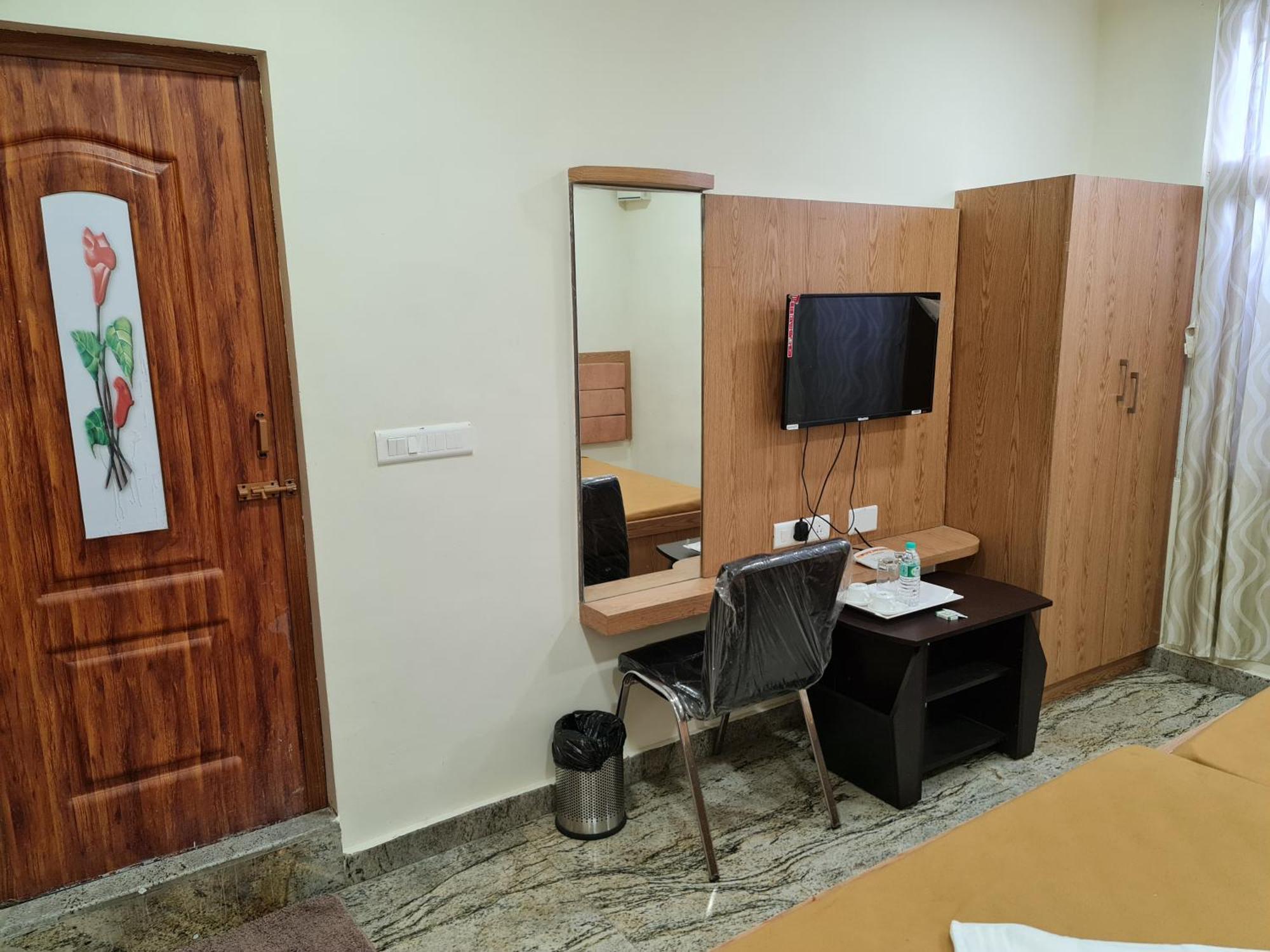 ולורה Vijay Shree Inn מראה חיצוני תמונה